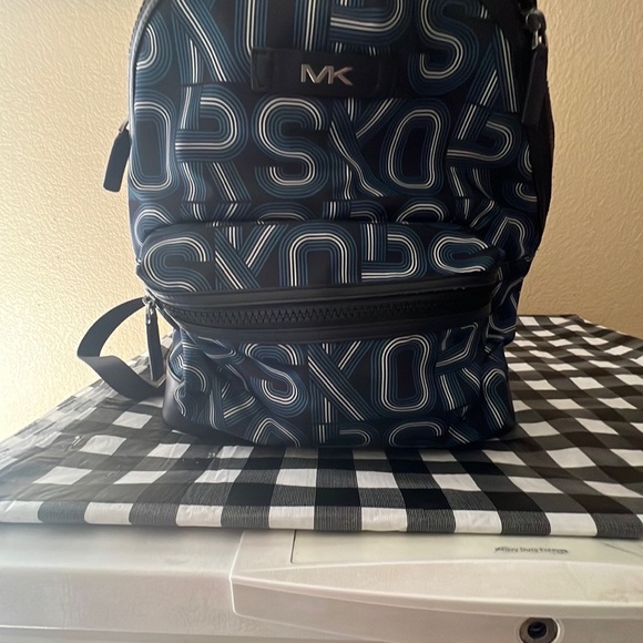 Michael Kors Limited Edition Backpack - Picture 5 of 6